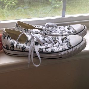 Like new pineapple converse